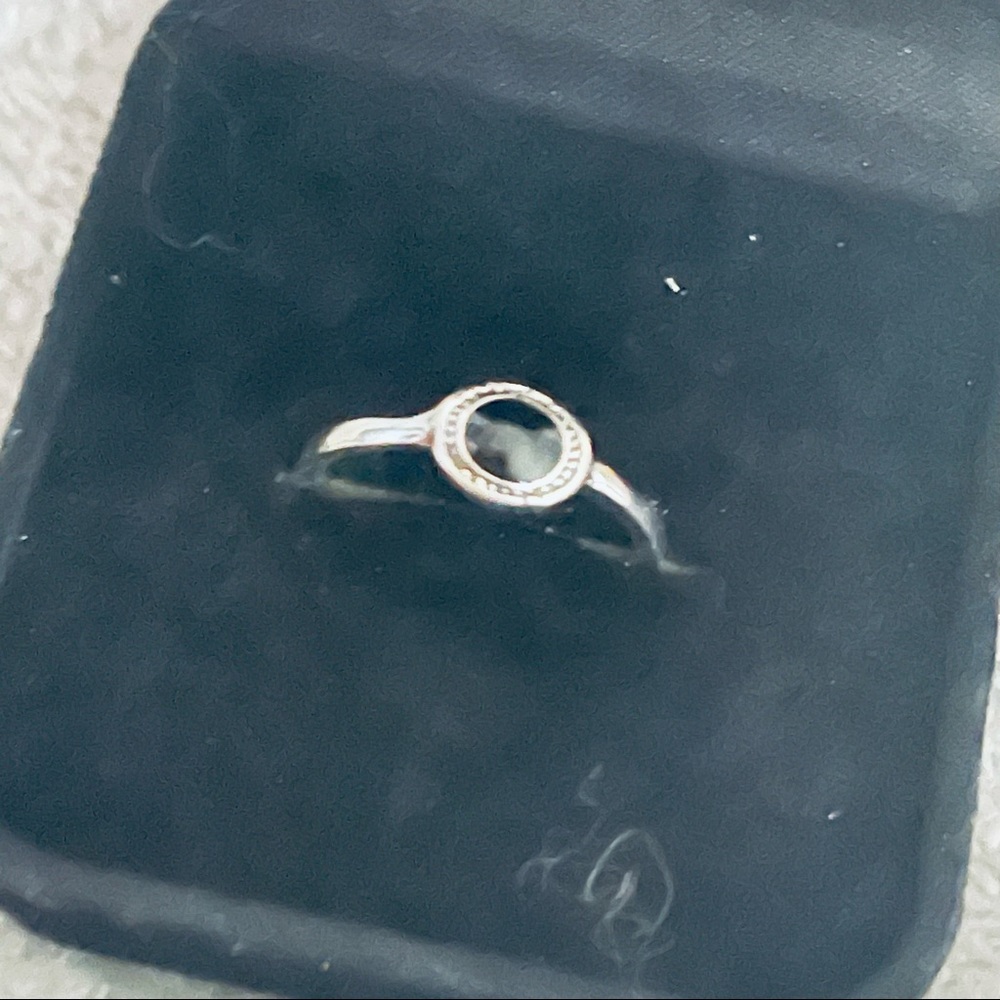 New Boho Minimalist Handmade Sterling Silver Black Acrylic Round Ring - Picture 4 of 7